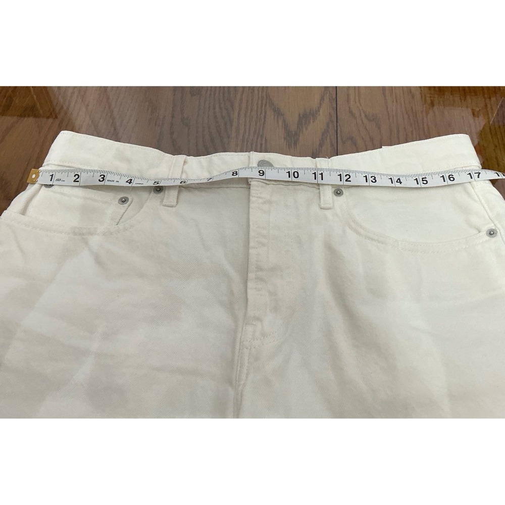 Lucky Brand Relaxed Short White Denim High Rise Frayed Raw Hem Womens Size 12/31 - Picture 2 of 8